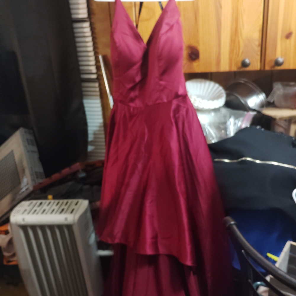 Vibrant Burgundy V-Neck Evening Dress